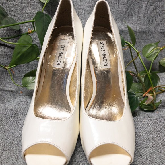 White Steve Madden Stilletos - Picture 2 of 6